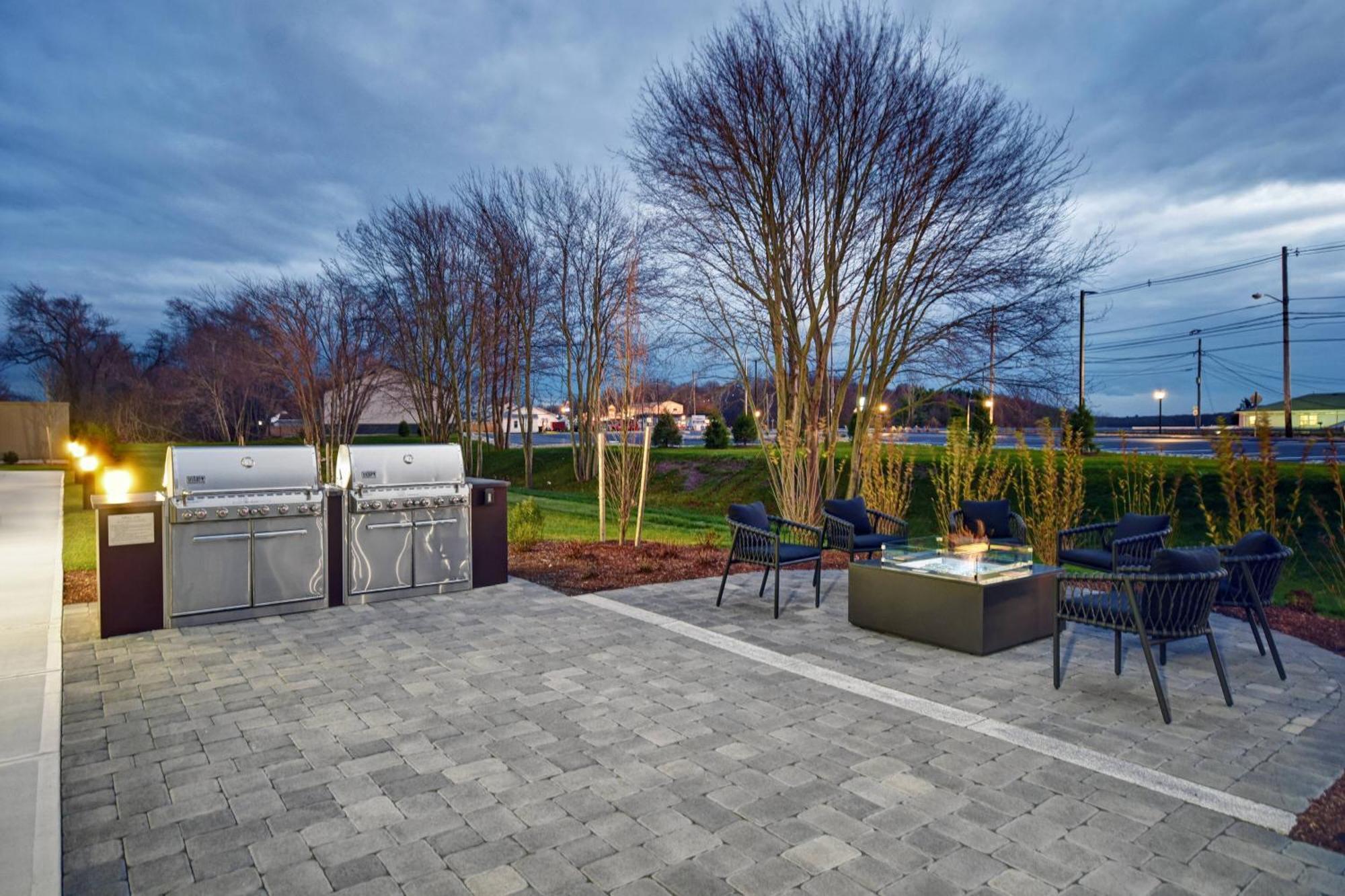 Towneplace Suites By Marriott Fall River Westport Exterior photo